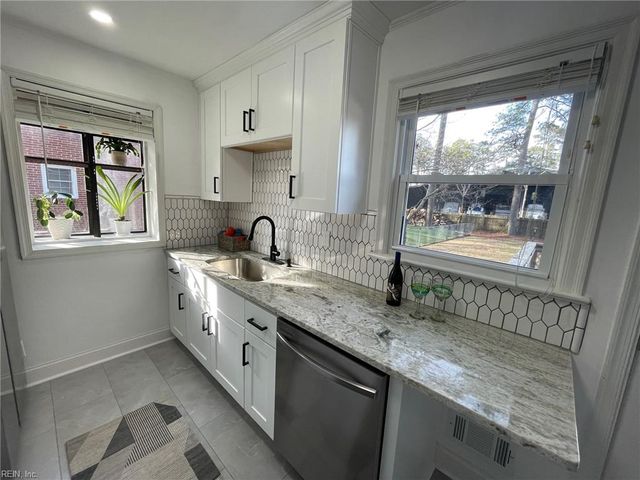 120 Causeway DR, Chesapeake, VA 23322