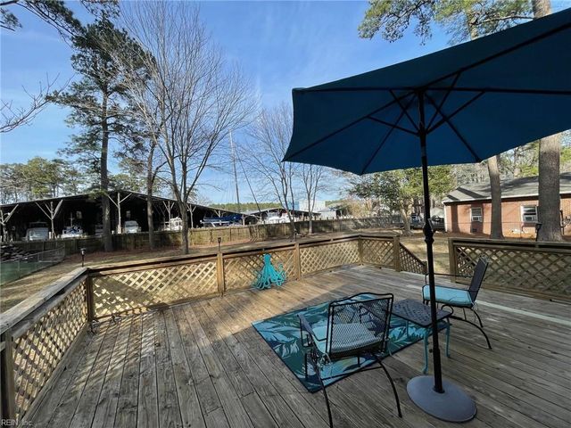 120 Causeway DR, Chesapeake, VA 23322