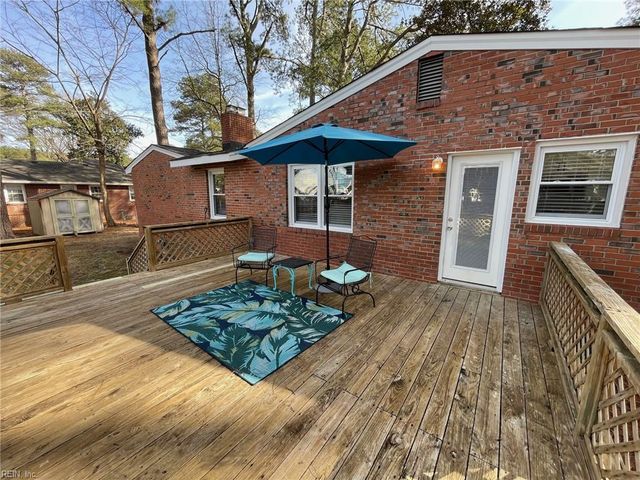 120 Causeway DR, Chesapeake, VA 23322