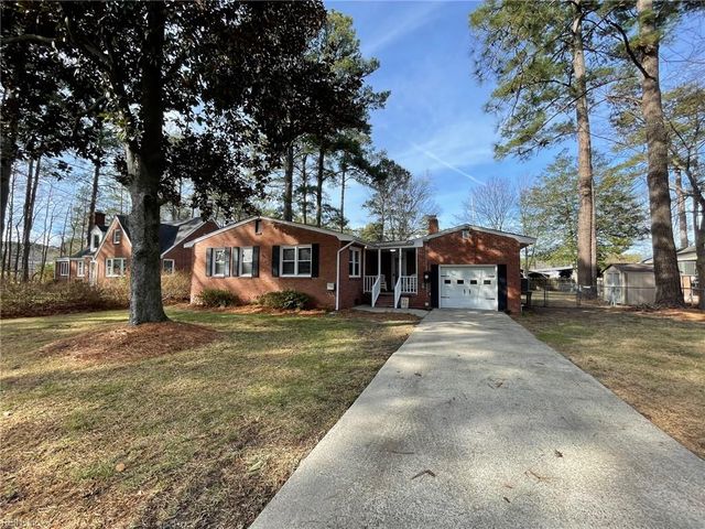 120 Causeway DR, Chesapeake, VA 23322