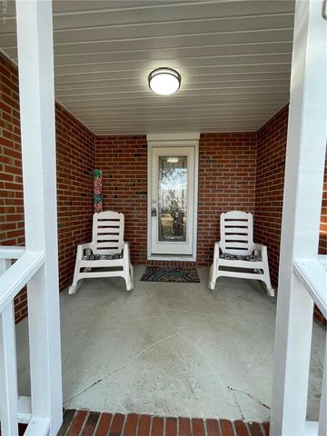 120 Causeway DR, Chesapeake, VA 23322