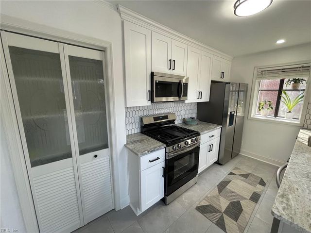 120 Causeway DR, Chesapeake, VA 23322