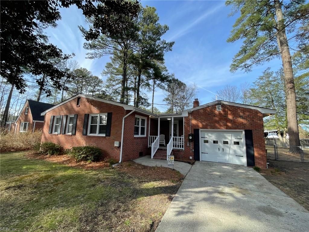 120 Causeway DR, Chesapeake, VA 23322