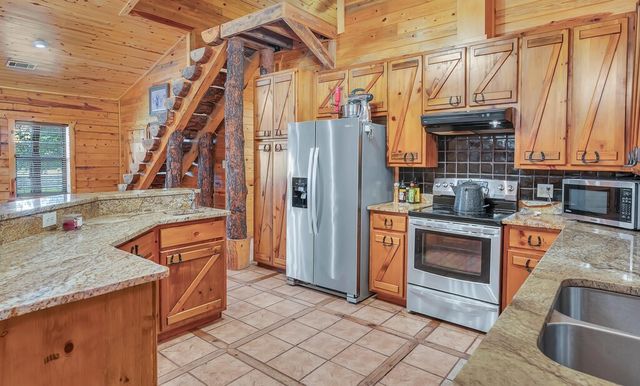 8606 Fm 219, Clifton, TX 76634