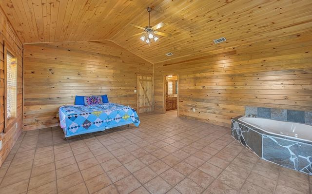 8606 Fm 219, Clifton, TX 76634