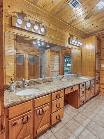 8606 Fm 219, Clifton, TX 76634