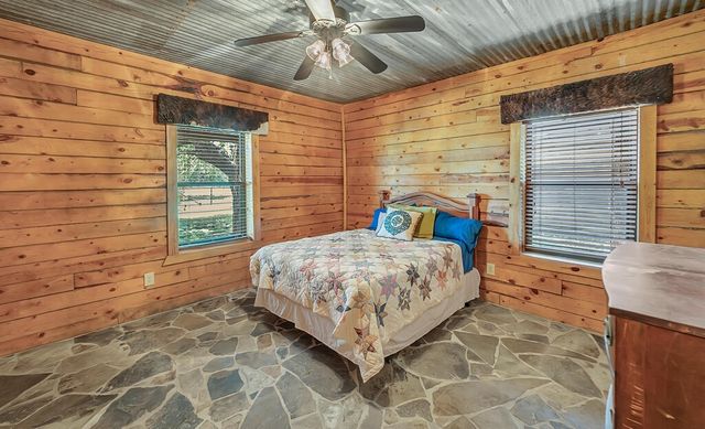 8606 Fm 219, Clifton, TX 76634