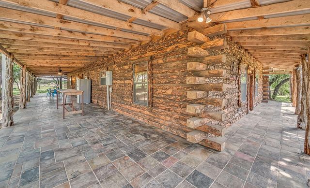 8606 Fm 219, Clifton, TX 76634