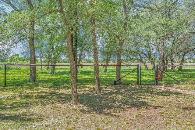 8606 Fm 219, Clifton, TX 76634