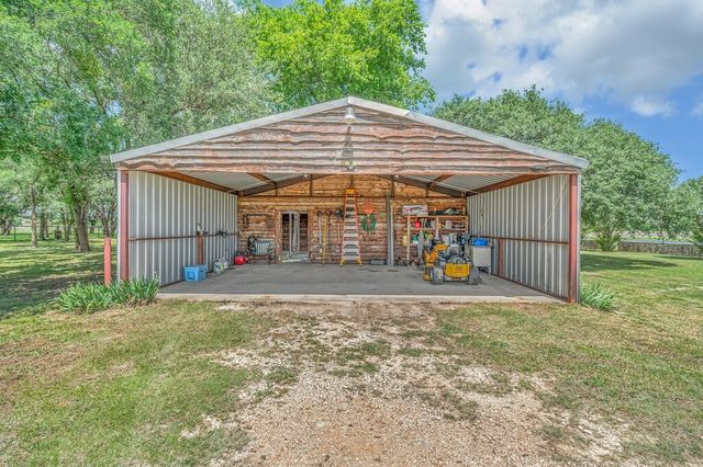 8606 Fm 219, Clifton, TX 76634