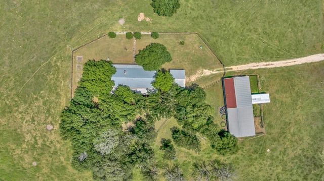 8606 Fm 219, Clifton, TX 76634