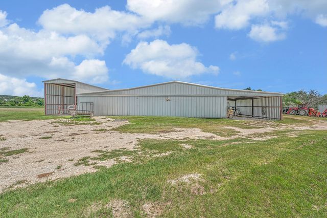 8606 Fm 219, Clifton, TX 76634