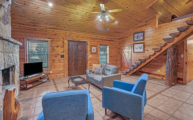 8606 Fm 219, Clifton, TX 76634