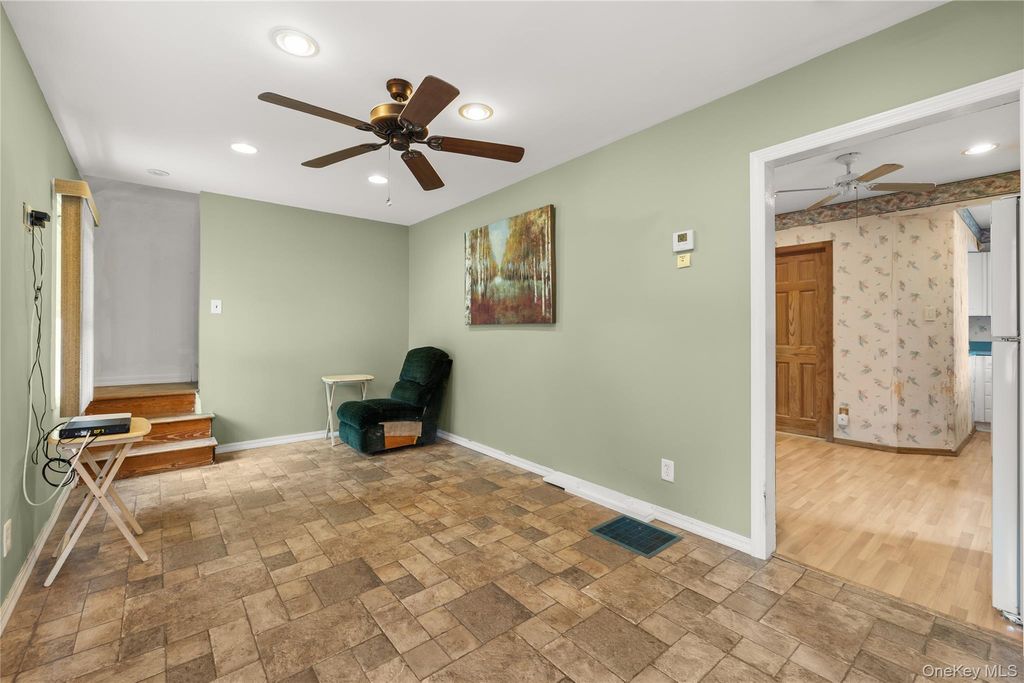 159 Neptune Avenue, West Babylon, NY 11704 — photo 3
