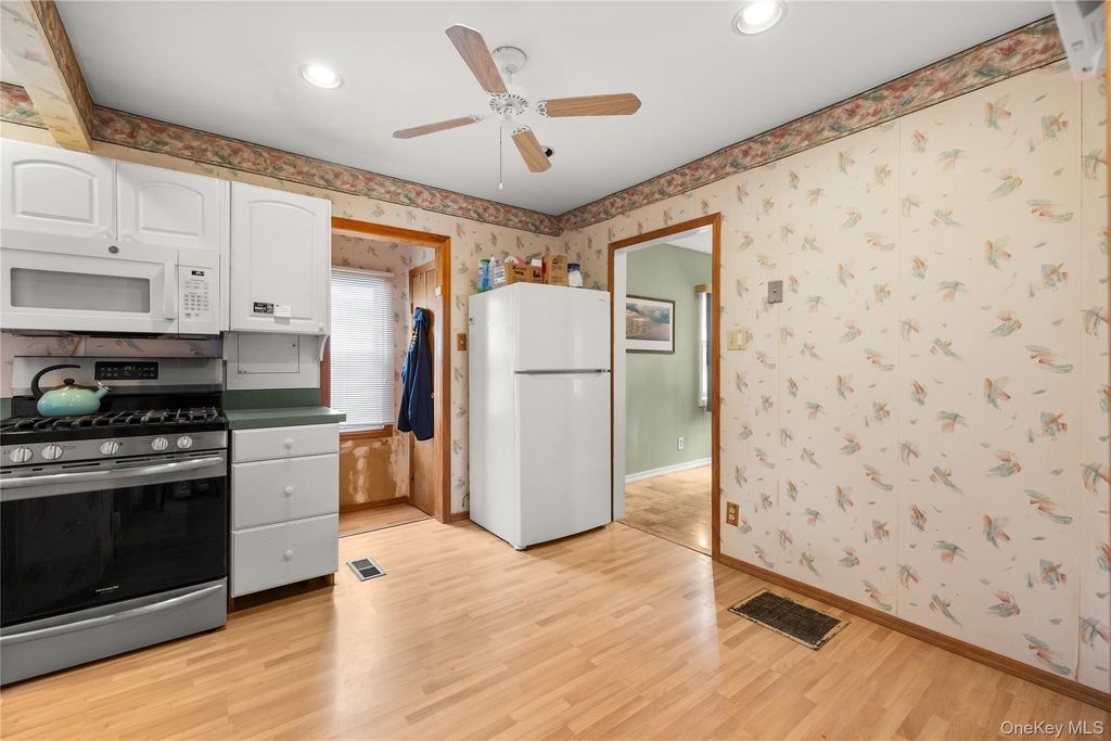 159 Neptune Avenue, West Babylon, NY 11704 — photo 5