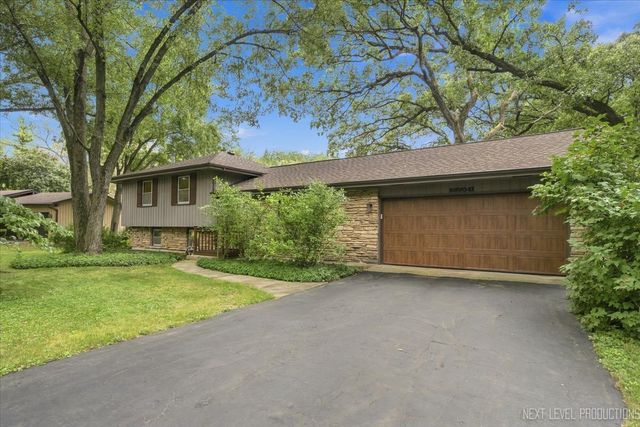 28W041 Elm Drive, West Chicago, IL 60185