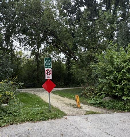 28W041 Elm Drive, West Chicago, IL 60185