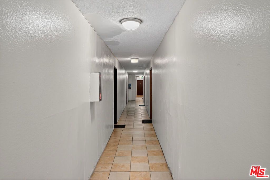 210 S Commonwealth Avenue, Los Angeles, CA 90004 — photo 4