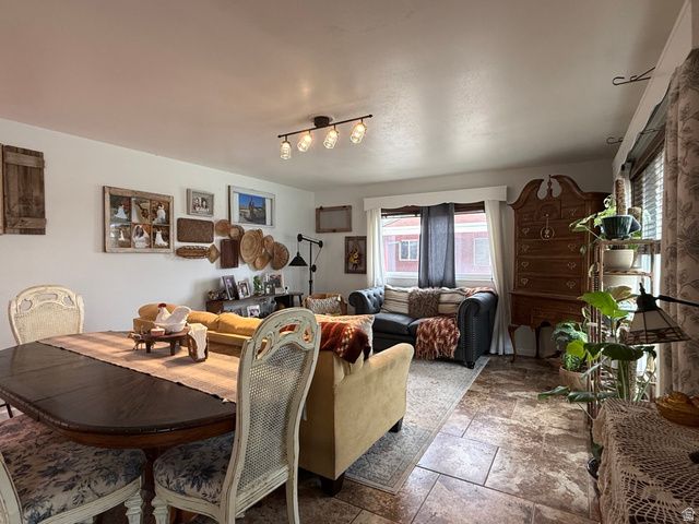 1130 E HILLCREST, Springville, UT 84663