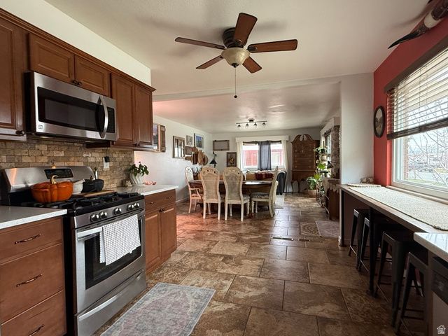 1130 E HILLCREST, Springville, UT 84663