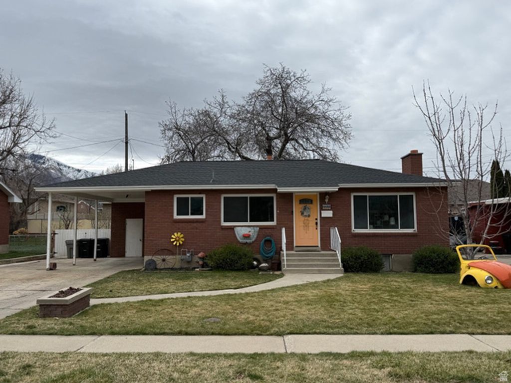 1130 E HILLCREST, Springville, UT 84663