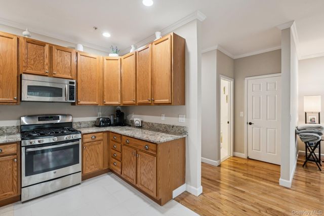 223 Kettles Lane, Medford, NY 11763