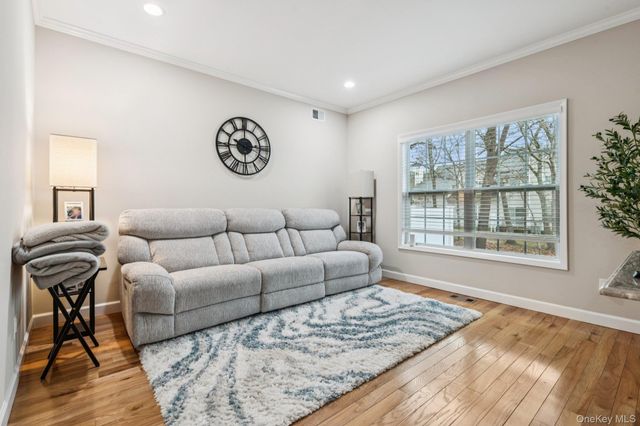 223 Kettles Lane, Medford, NY 11763