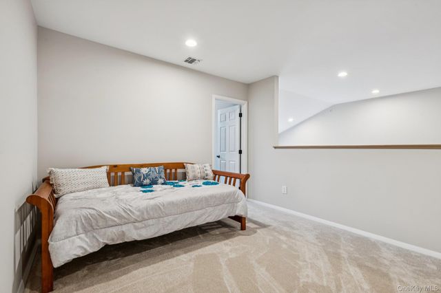 223 Kettles Lane, Medford, NY 11763