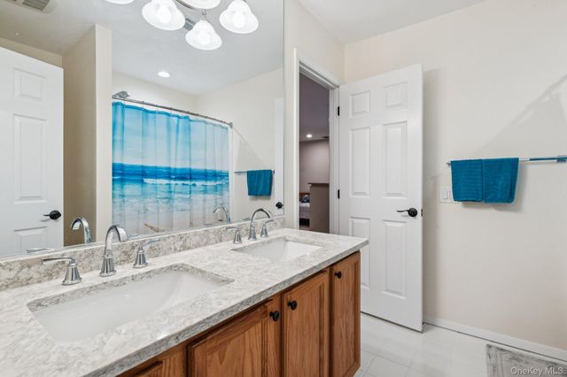 223 Kettles Lane, Medford, NY 11763