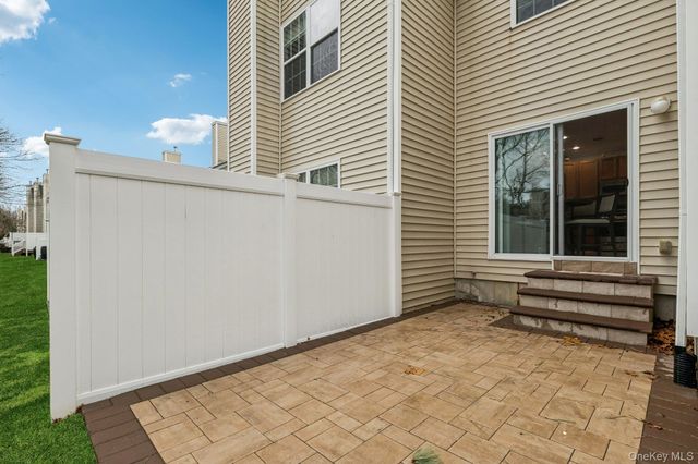 223 Kettles Lane, Medford, NY 11763