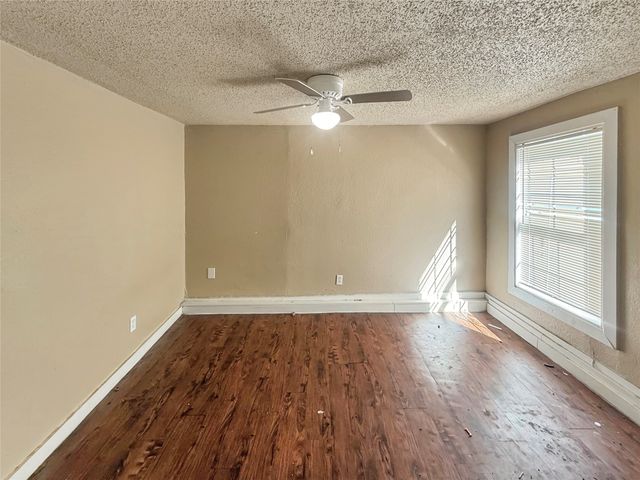 1607 Southtrees Street, Irving, TX 75060