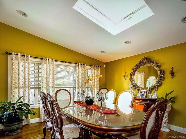 1758 John Street, Merrick, NY 11566