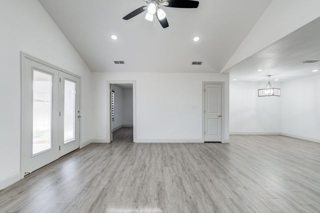 7020 24th Street, Lubbock, TX 79407