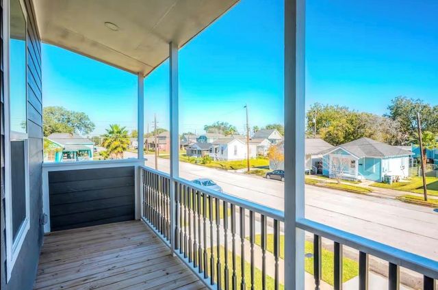 1513 40th Street, Galveston, TX 77550