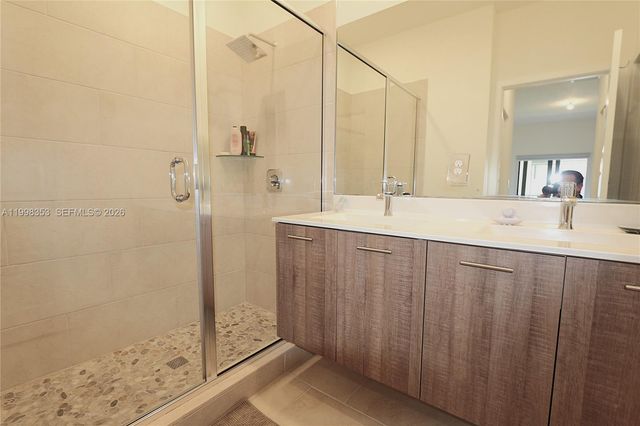 4738 NW 83rd Path, Doral, FL 33166