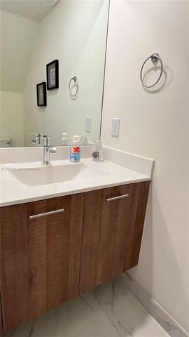 4738 NW 83rd Path, Doral, FL 33166