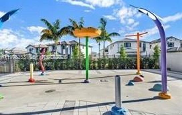 4738 NW 83rd Path, Doral, FL 33166