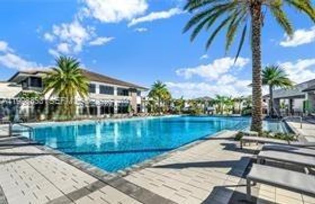 4738 NW 83rd Path, Doral, FL 33166