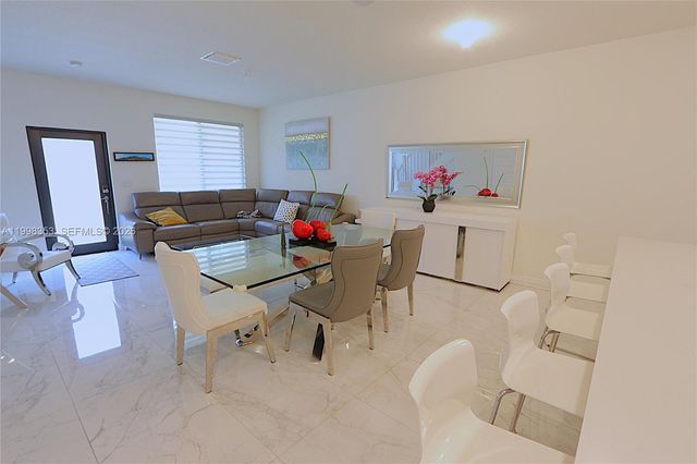 4738 NW 83rd Path, Doral, FL 33166