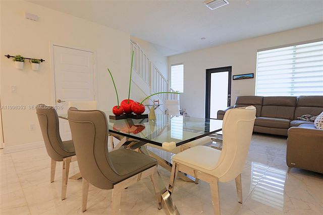 4738 NW 83rd Path, Doral, FL 33166