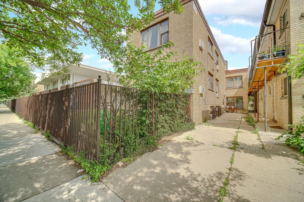2620 W Foster Avenue 1, Chicago, IL 60625
