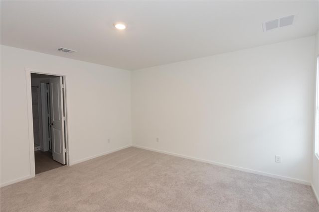 153 Starpacker LN, Jarrell, TX 76537