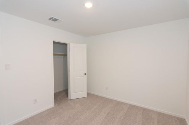 153 Starpacker LN, Jarrell, TX 76537