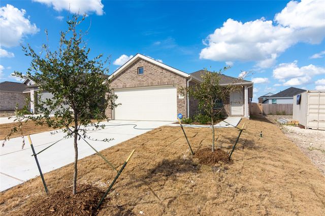 153 Starpacker LN, Jarrell, TX 76537