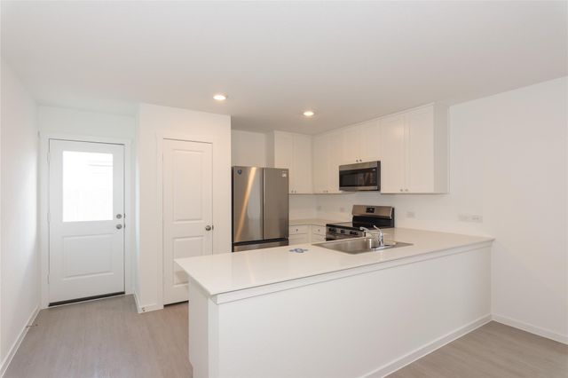 153 Starpacker LN, Jarrell, TX 76537