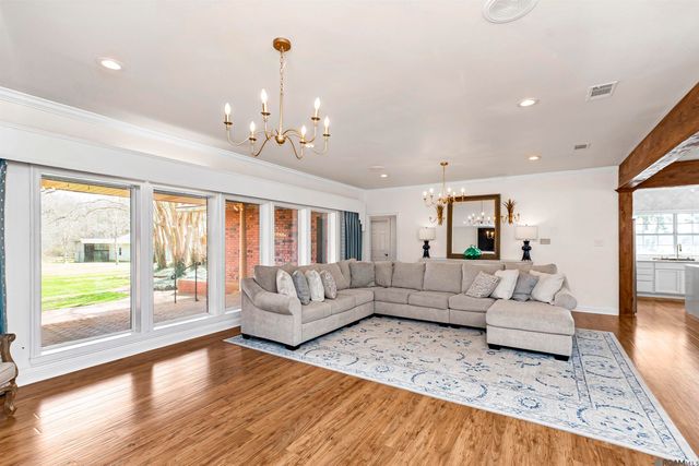 23432 Sunnyside Ln, Zachary, LA 70791