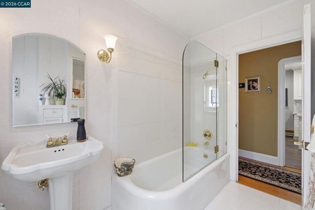 1225 Ulfinian Way, Martinez, CA 94553