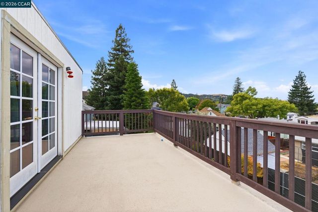 1225 Ulfinian Way, Martinez, CA 94553