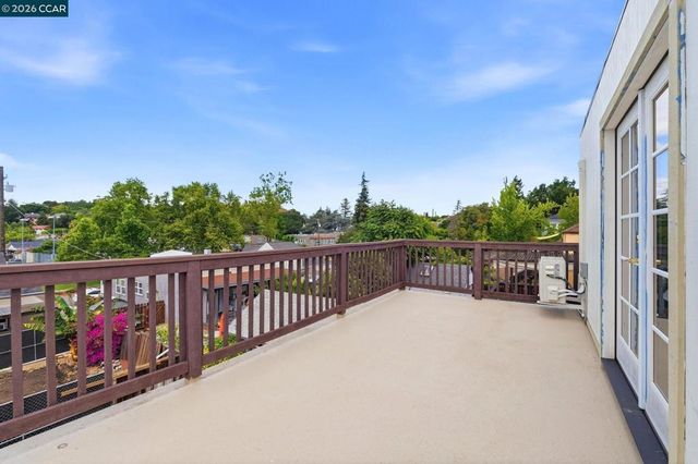 1225 Ulfinian Way, Martinez, CA 94553