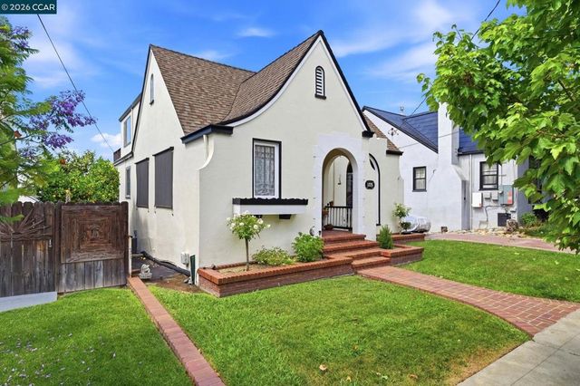 1225 Ulfinian Way, Martinez, CA 94553